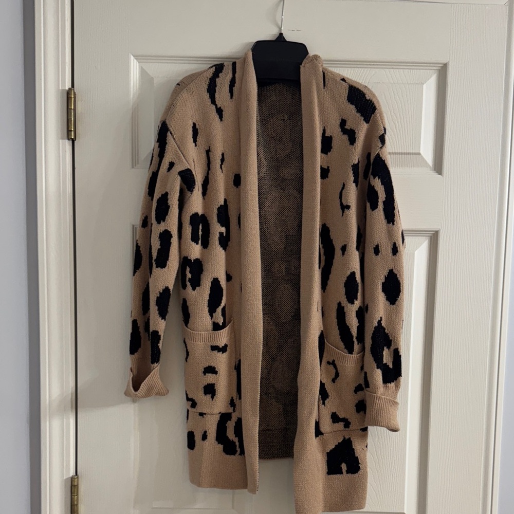 Chic Leopard Print Cardigan Sweater